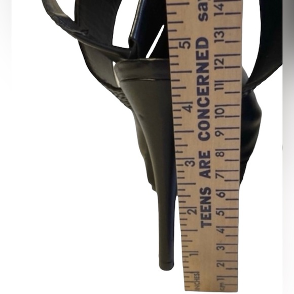 GIANNI BINI Black Ankle Strap Stiletto Heel Booties Women’s Size 5.5 - Picture 10 of 12